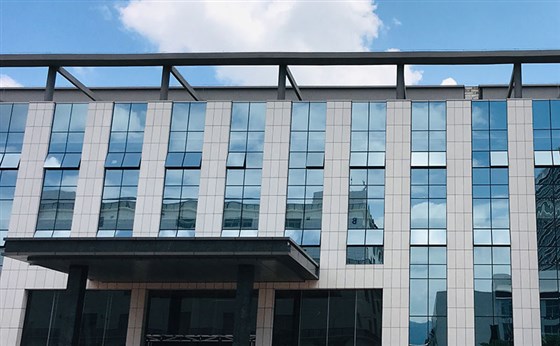 玻璃幕墻找誰做靠譜