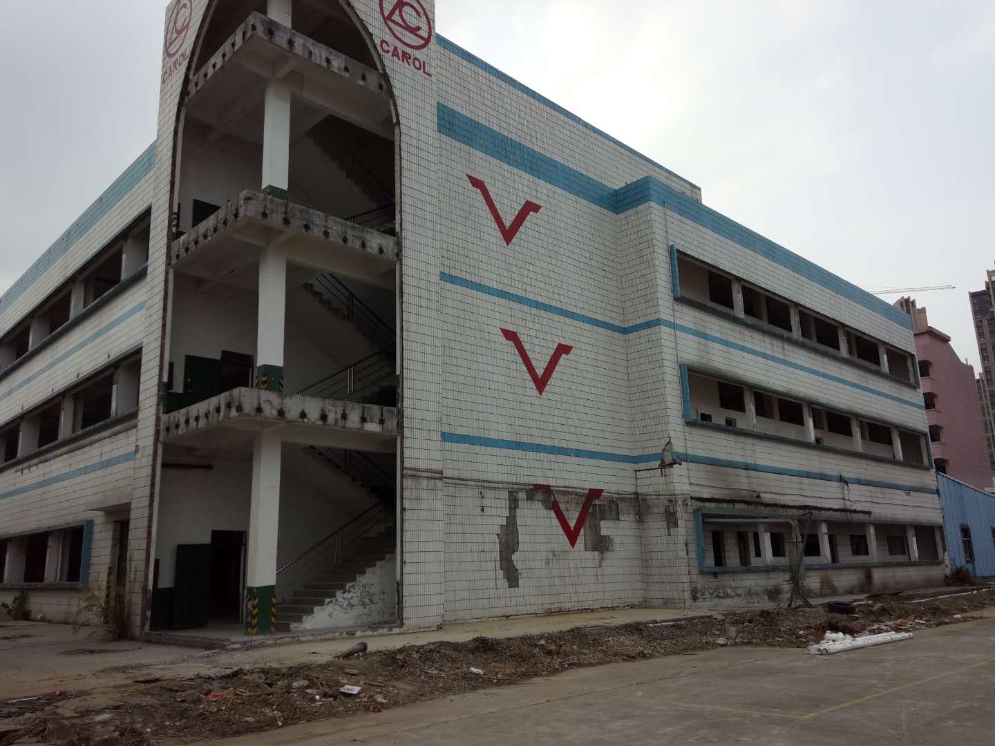 中東幕墻簡(jiǎn)述玻璃幕墻改造的好處 中東幕墻簡(jiǎn)述玻璃幕墻改造的好處