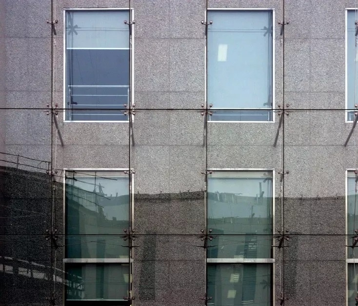 開(kāi)放式雙層玻幕墻系統(tǒng)外層幕墻案例