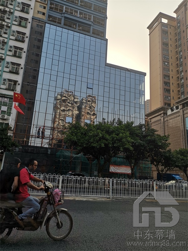 鋁板幕墻建筑與傳統(tǒng)建筑的區(qū)別？