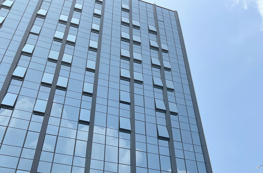 專業(yè)做玻璃幕墻公司